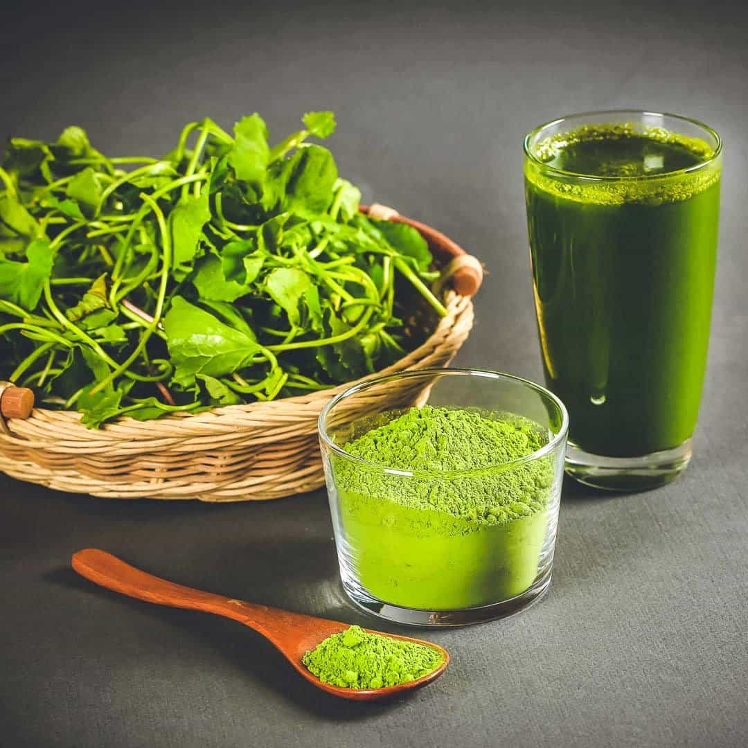 Chính nhờ đặc tính mát, giải độc cơ thể hiệu quả, rau má được dùng để chữa các bệnh về gan như bệnh viêm gan, giúp giải độc gan, làm mát gan rất tốt.